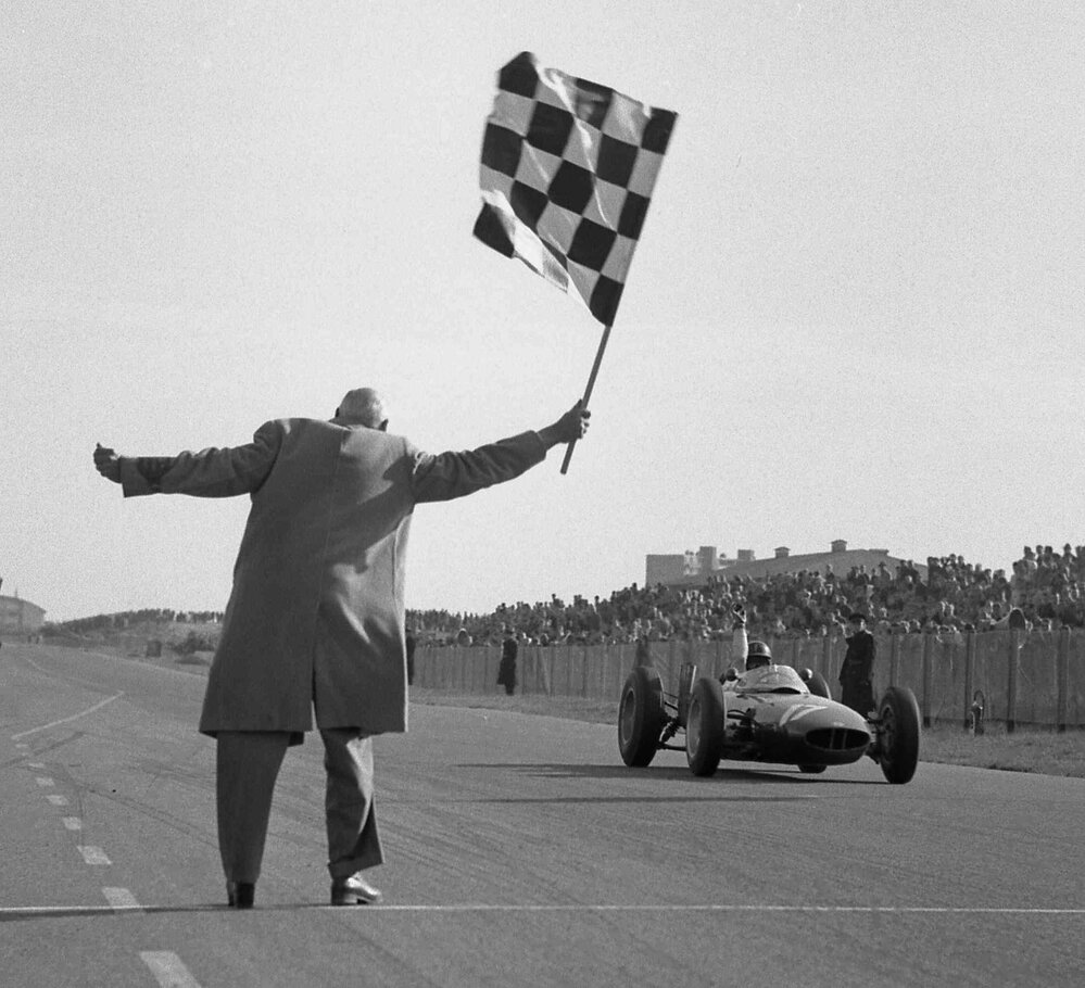 1962 - Graham Hill Wins!